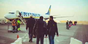 Da oggi, se voli Ryanair, porta con te solo un piccolo zaino